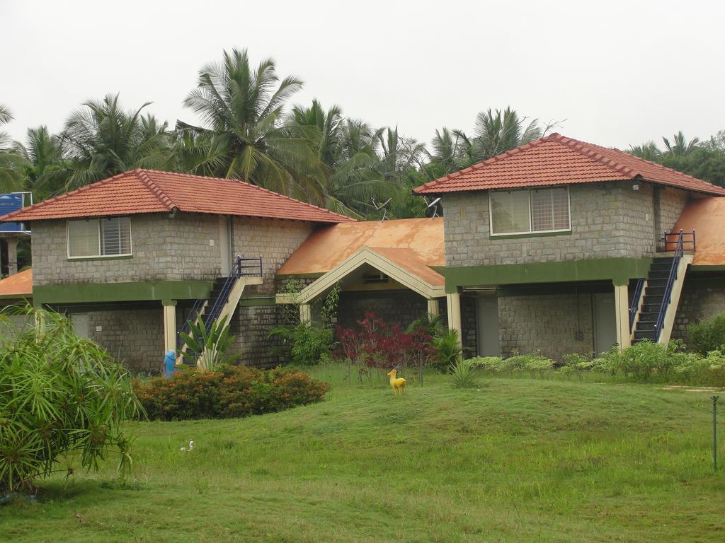 Stay Simple Riverdale Resort Hassan Exterior foto